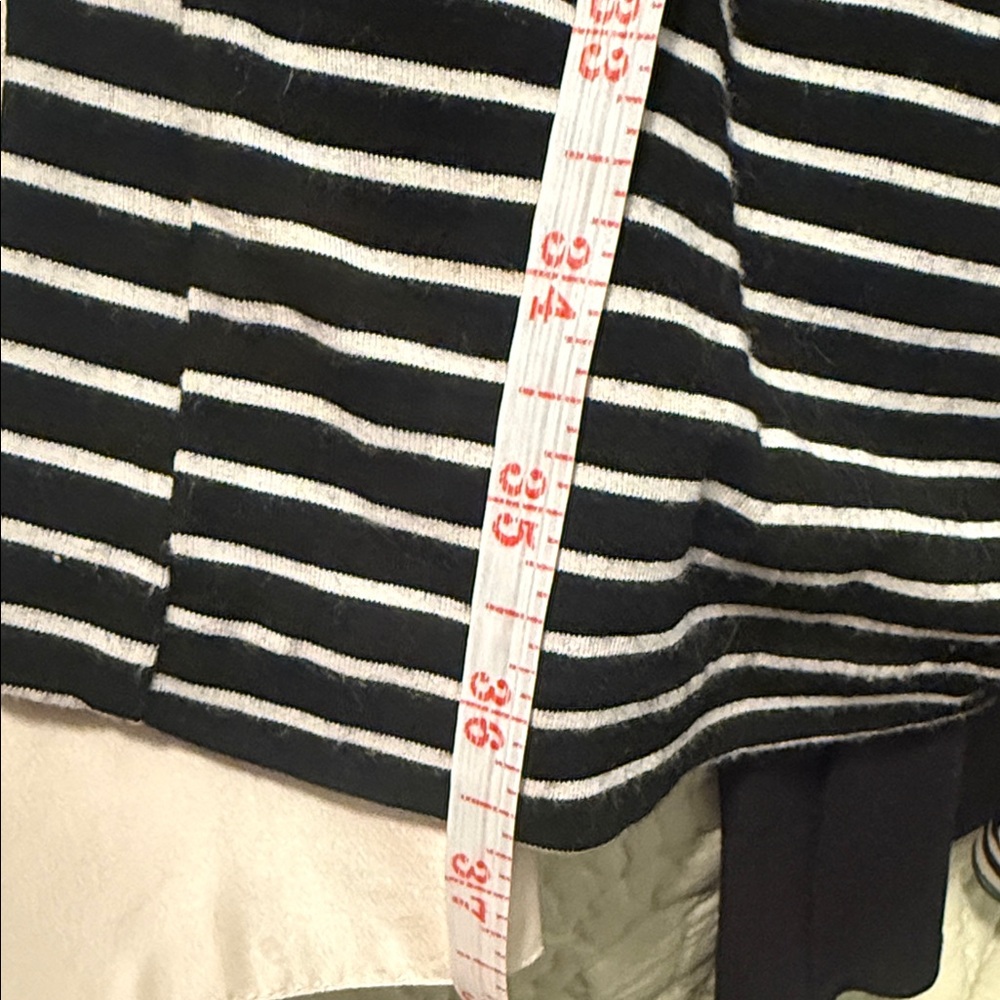 Nicole Miller Black and White Striped Midi Dress. Very flattering - Picture 4 of 5